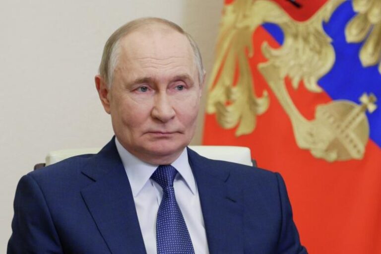 izvinite-za-prostotu-putin-ne-odobril-uroven-zarplat-v-studotrjade-775bac1