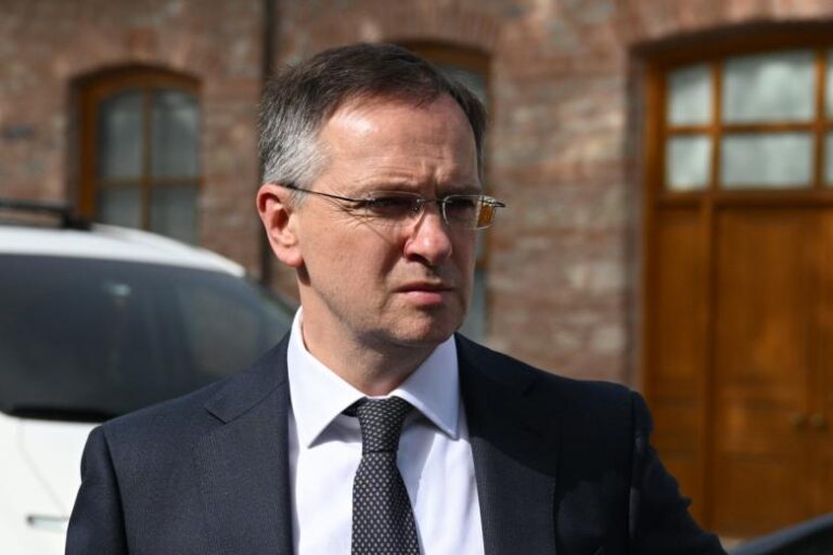 medinskij-provedet-eshhe-odnu-vstrechu-na-poljah-peregovorov-v-stambule-b063742