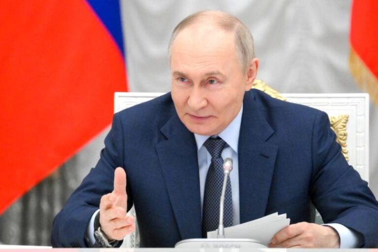 putin-prisvoil-zvanie-geroja-truda-fiziku-jadershhiku-25b8880
