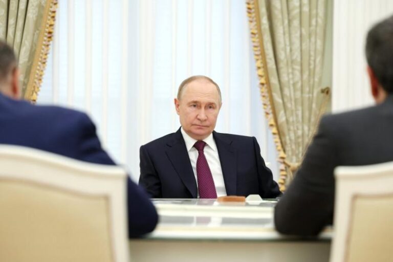 raznye-pozicii-putin-obsudil-s-glavoj-mid-irana-mir-na-blizhnem-vostoke-08b5b33