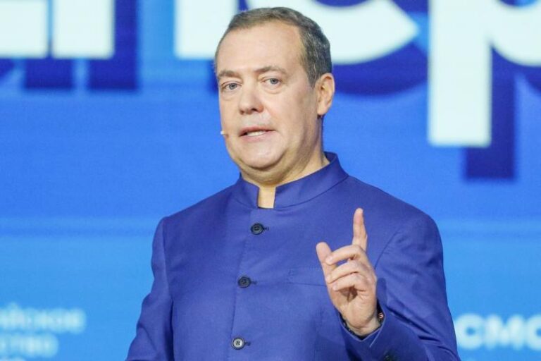shagrenevaja-kozha-szhimaetsja-medvedev-o-nastuplenii-vs-rossii-pod-dneprom-de389f6