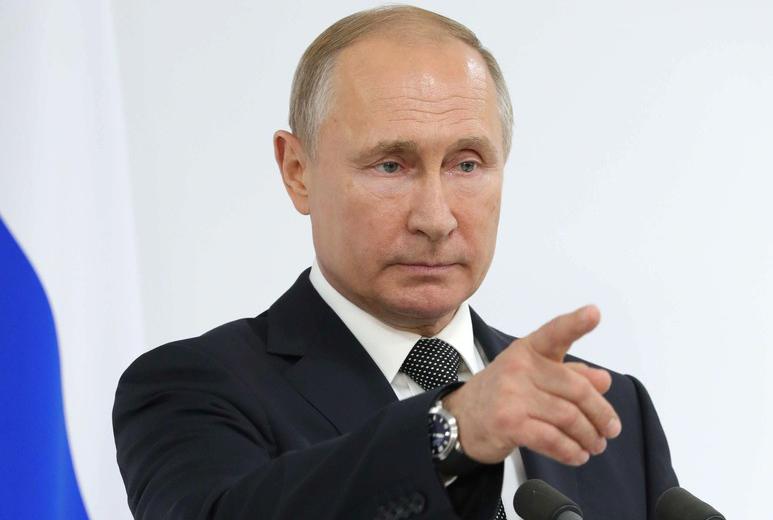 «Глаза в глаза»: в Совфеде назвали неизбежной встречу Путина и Трампа