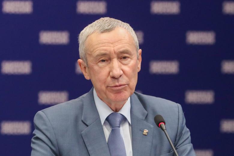 kamarilja-tjanet-vremja-senator-o-plane-pobega-kievskih-glavarej-71af462