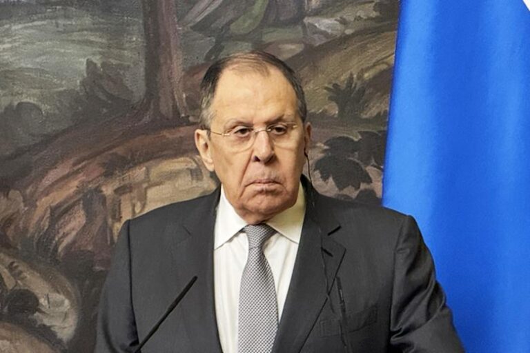 Лавров назвал Украину препятствием для расширения НАТО на восток