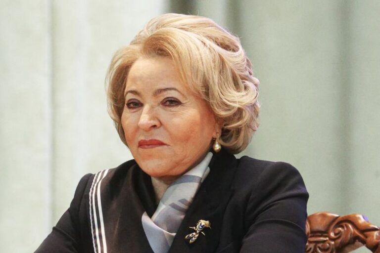 matvienko-priglasila-zhenshhin-glav-parlamentov-na-alleju-angelov-v-donecke-3f4e63f