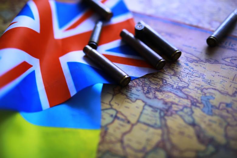 posol-objasnil-kak-london-zastrjal-v-ukrainskoj-butylke-3538a53