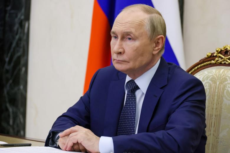 Путин выразил соболезнования родным погибших при крушении самолета Ан-24