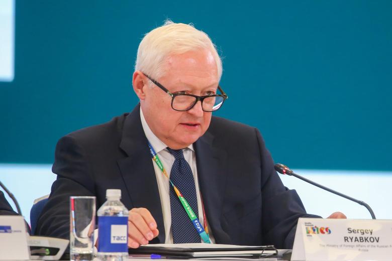 rjabkov-raskryl-reakciju-ssha-na-predlozhenie-rossii-vozobnovit-prjamye-rejsy-45a2fce