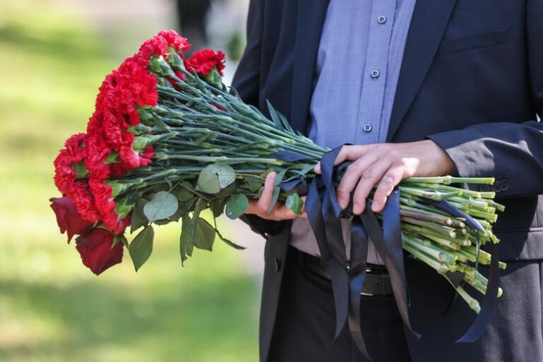 v-kremle-objasnili-otsutstvie-putina-na-proshhanii-so-starovojtom-5a3ebce