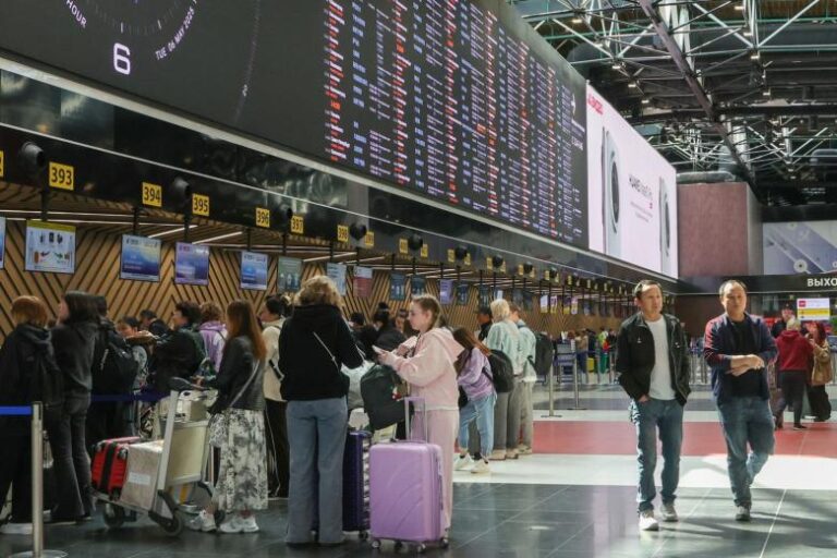 vo-glave-ugla-v-kremle-otvetili-na-vopros-o-zakrytyh-aeroportah-d4e4cb1