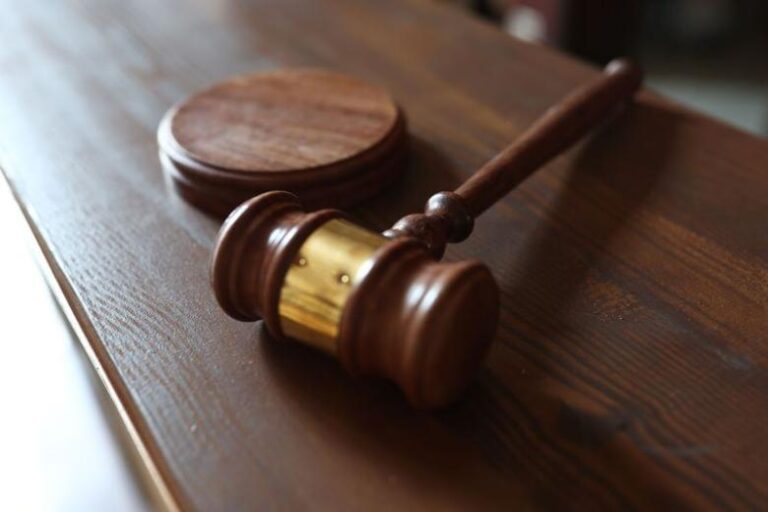 eks-rukovoditelja-memoriala-prigovorili-k-shesti-godam-zakljuchenija-031b480