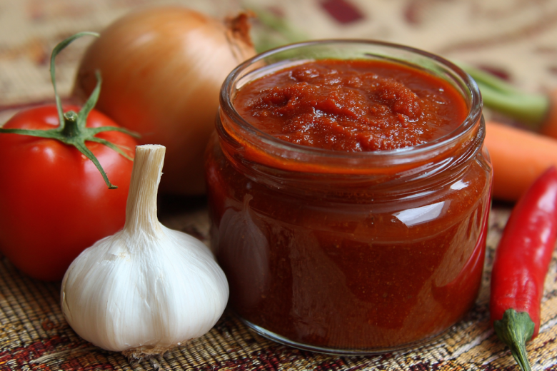 etot-sous-bolshe-nigde-ne-gotovjat-domashnij-bolgarskij-ketchup-kak-v-sssr-f2c762b