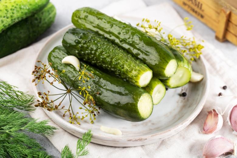 pohrustet-cherez-24-chasa-luchshij-recept-bystryh-malosolnyh-ogurcov-ffb8452