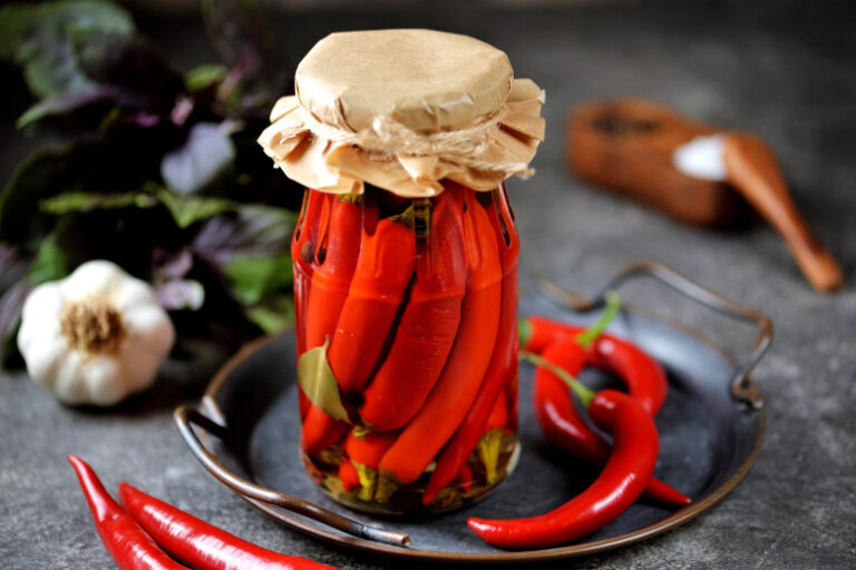10-luchshih-receptov-s-ostrym-percem-na-zimu-specii-salaty-marinovka-ab364af