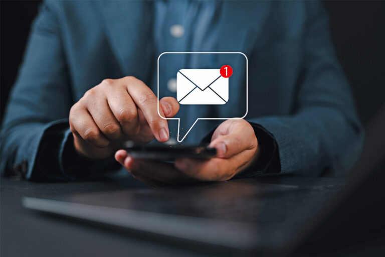 v-rossii-predlozhili-sdelat-besplatnoj-otpravku-sms-soobshhenij-a4975c1
