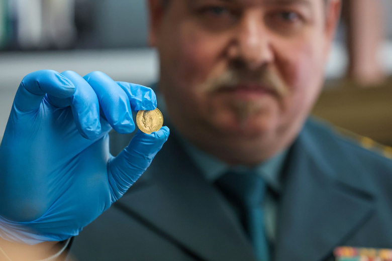 basnoslovnye-cennosti-nashli-u-byvshego-glavnogo-kadrovika-mo-rf-313eac7