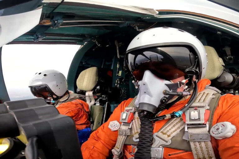 budut-molit-boga-v-sovfede-raskryli-otvet-na-unichtozhenie-samoletov-v-es-c5113ec