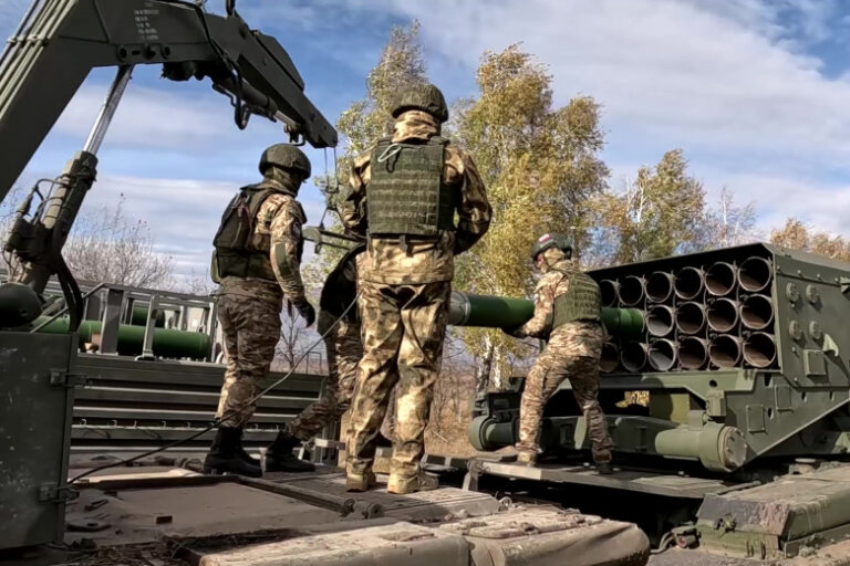 gerasimov-otmetil-uspehi-na-kljuchevom-napravlenii-v-zone-svo-3fd86c8