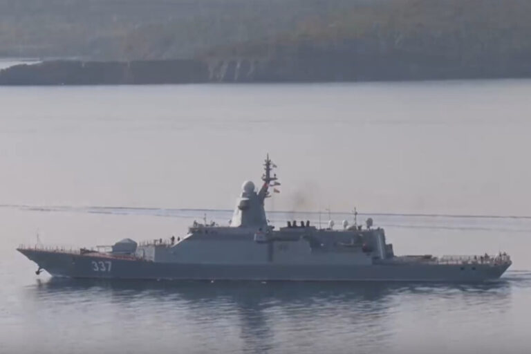 gremjashhij-i-marshal-shaposhnikov-pribyli-vo-vetnam-0a5c9cb