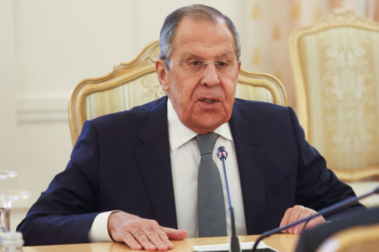lavrov-vyrazil-nedoumenie-po-povodu-novoj-pozicii-trampa-po-ukraine-3c5af5e