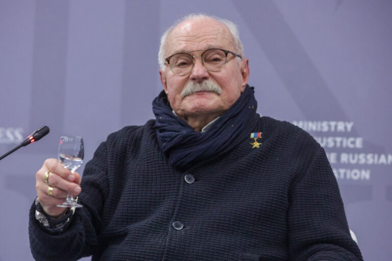 ne-predaval-sebja-burljaev-o-lichnosti-i-tvorchestve-rezhissera-mihalkova-826fde4