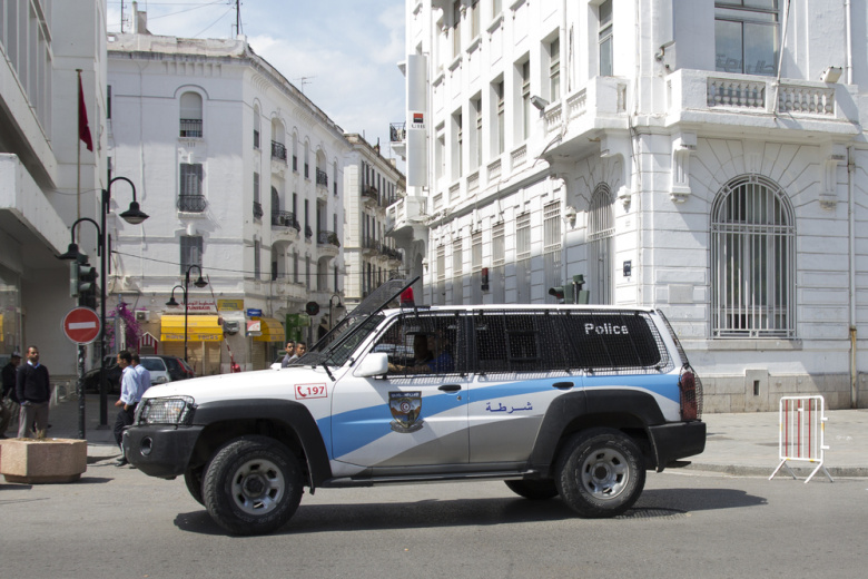 ohrannik-uderzhival-17-letnjuju-devochku-za-sheju-i-trogal-ee-v-tualete-otelja-21cfd40