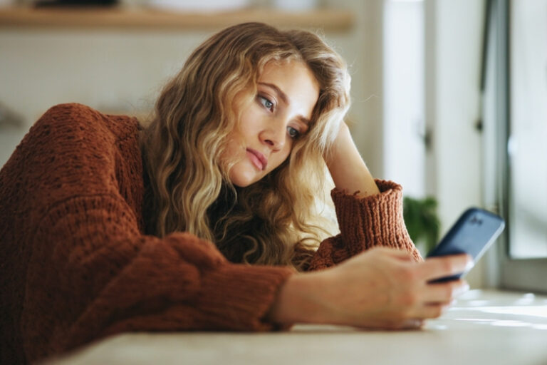 pochemu-ne-rabotaet-mobilnyj-internet-segodnja-4-oktjabrja-gde-sboi-v-rossii-eaae1f4