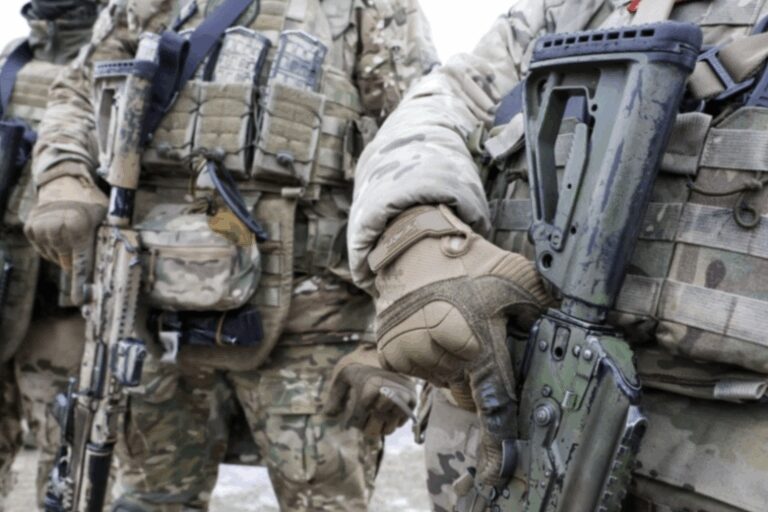 raskryto-pochemu-rossijskie-bojcy-otnosjatsja-k-plennym-vsu-po-chelovecheski-ca91fa2