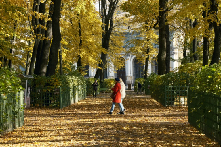 sinoptik-sprognoziroval-v-sankt-peterburge-prijatnuju-nedelju-6ed66f3