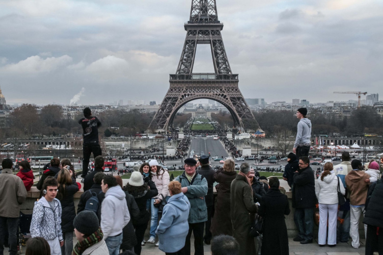 v-gd-raskryli-kto-na-samom-dele-prines-demokratiju-francuzskim-zhenshhinam-7ea801b