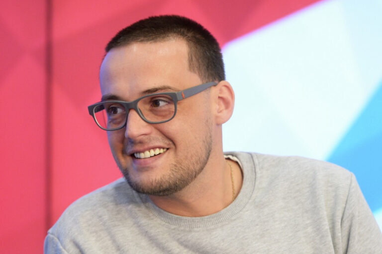 v-gosdume-obratilis-k-gufu-iz-za-biletov-na-koncert-za-800-tysjach-rublej-4b378f2