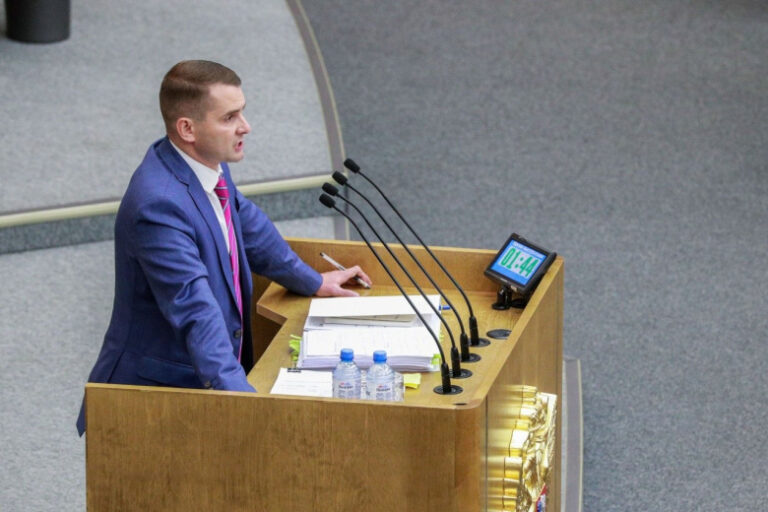 v-gosdume-predlozhili-vydavat-zhile-uchiteljam-733815c