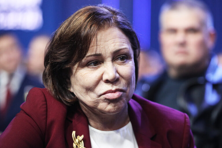 zvuchit-cinichno-deputat-osudil-rodninu-za-slova-o-pensijah-22c8121