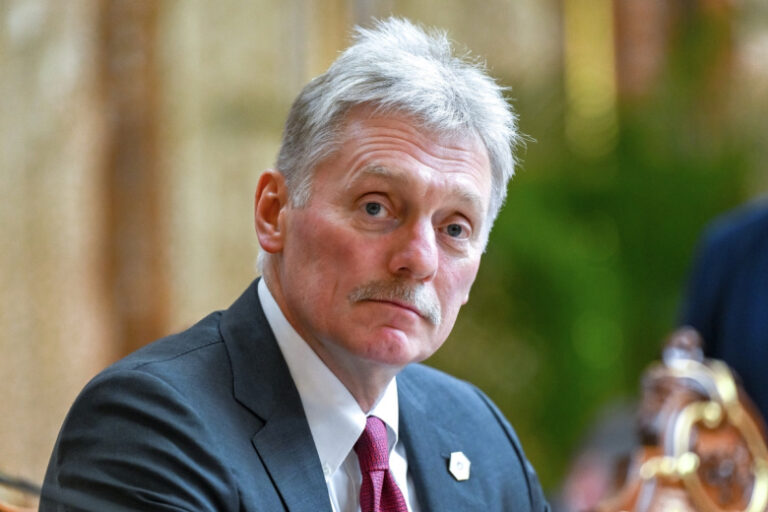 peskov-otreagiroval-na-predlozhenie-sdelat-7-nojabrja-prazdnichnym-dnem-2429f10