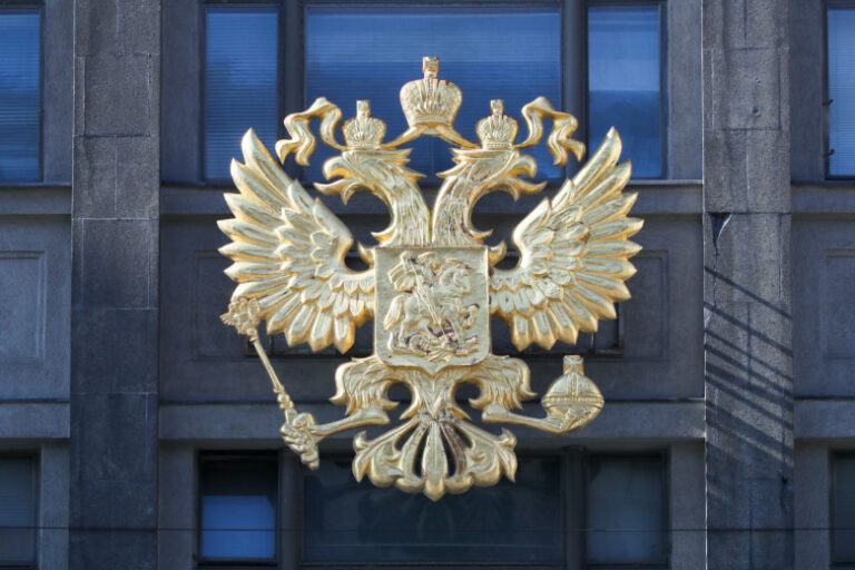 sluckij-predlozhil-izmenit-opisanie-gerba-rossii-166a67e