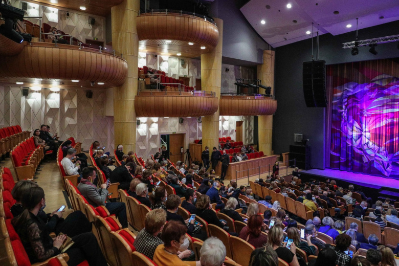 v-rossii-nazvali-sposob-spasti-teatry-ot-pustyh-zalov-f0bc08a