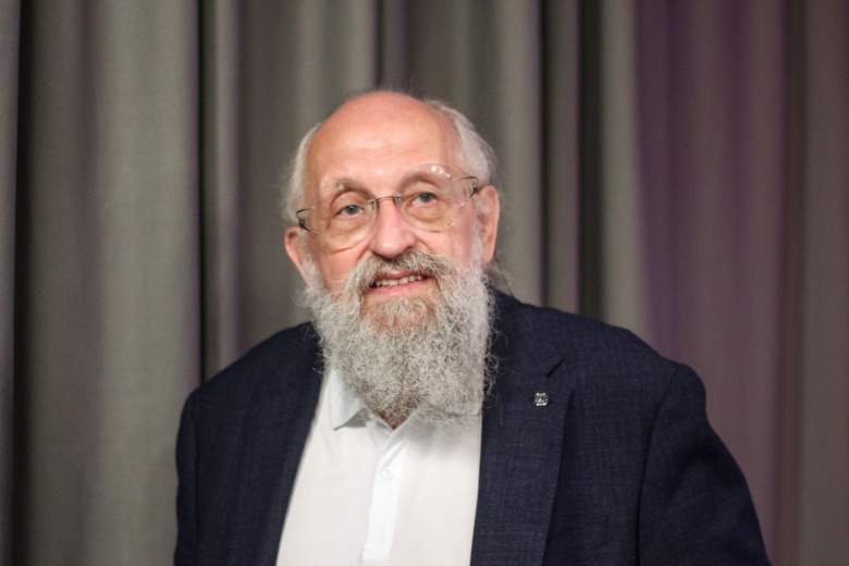 vasserman-vyskazalsja-ob-otmene-ege-i-perehode-na-12-letnee-obuchenie-7e72d98