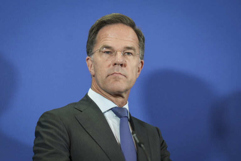 politolog-napomnil-biografiju-otca-genseka-nato-posle-slov-o-vojne-s-rossiej-965c068