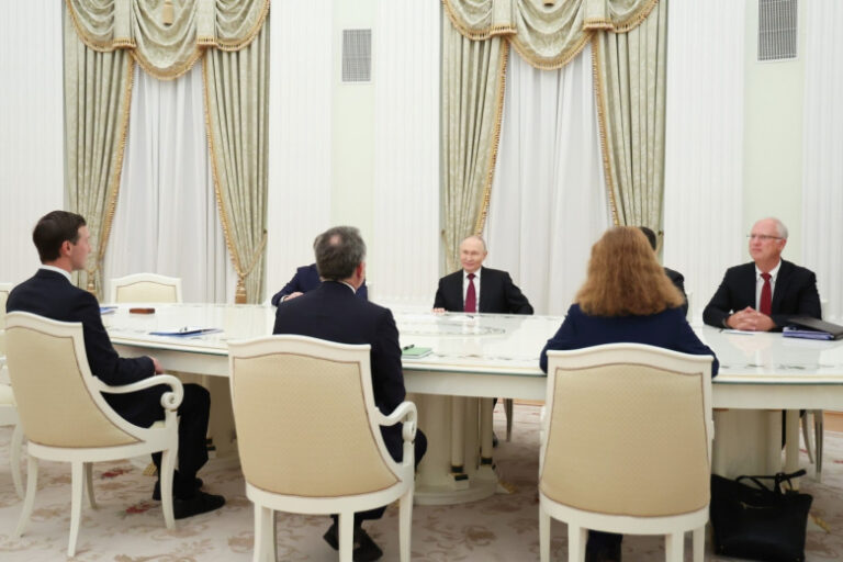 pomoshhnik-putina-raskryl-itogi-peregovorov-s-ssha-50e53ca