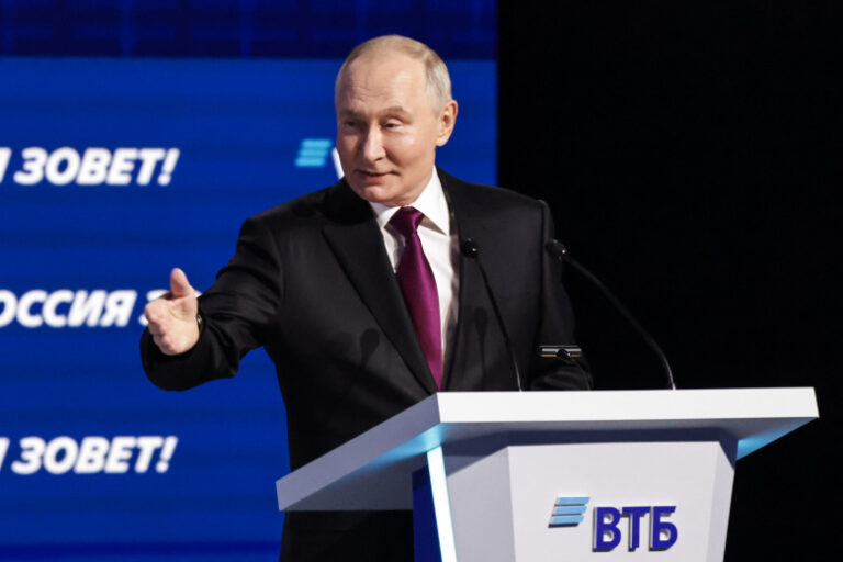 putin-prigrozil-otrezat-ukrainu-ot-morja-v-otvet-na-piratstvo-83cc008