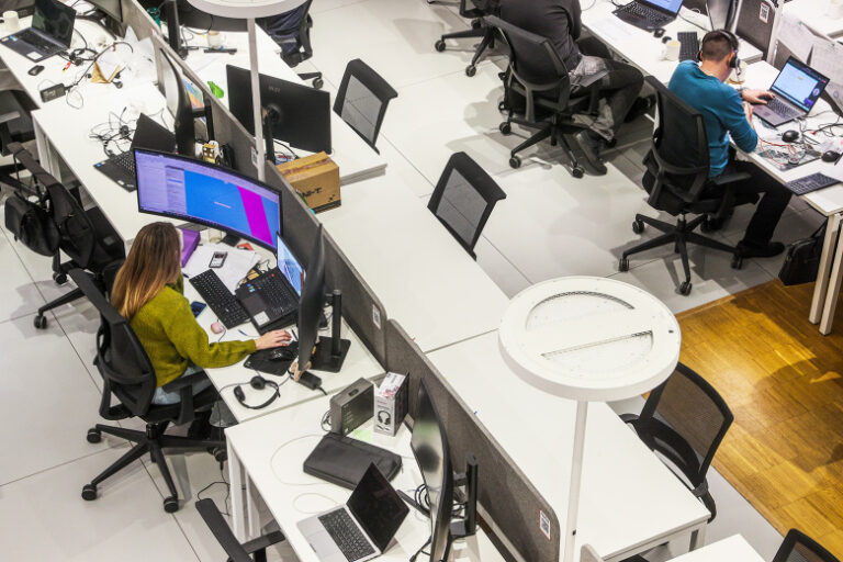 stalo-izvestno-skolko-kompanij-planirujut-povysit-zarplaty-sotrudnikam-de42c84