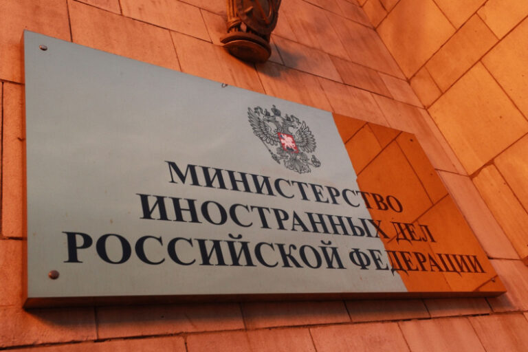 v-germaniju-perestanut-puskat-s-odnoj-kategoriej-pasportov-rossii-8f7ec50