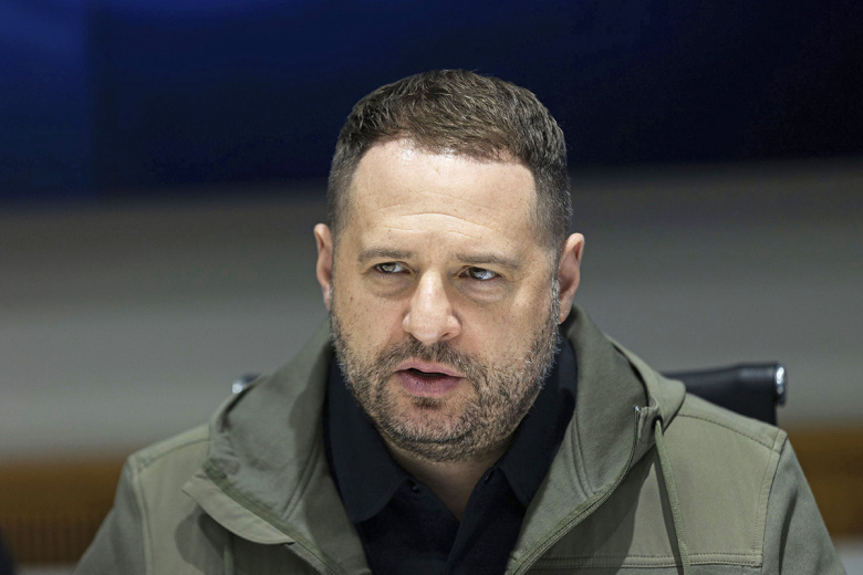 v-kremle-otvetili-povlijaet-li-otstavka-ermaka-na-peregovory-po-ukraine-ea9745c