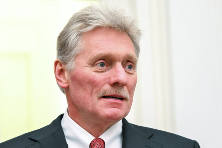 v-kremle-zajavili-o-rabote-nad-alternativnymi-platezhnymi-sistemami-7e990f9