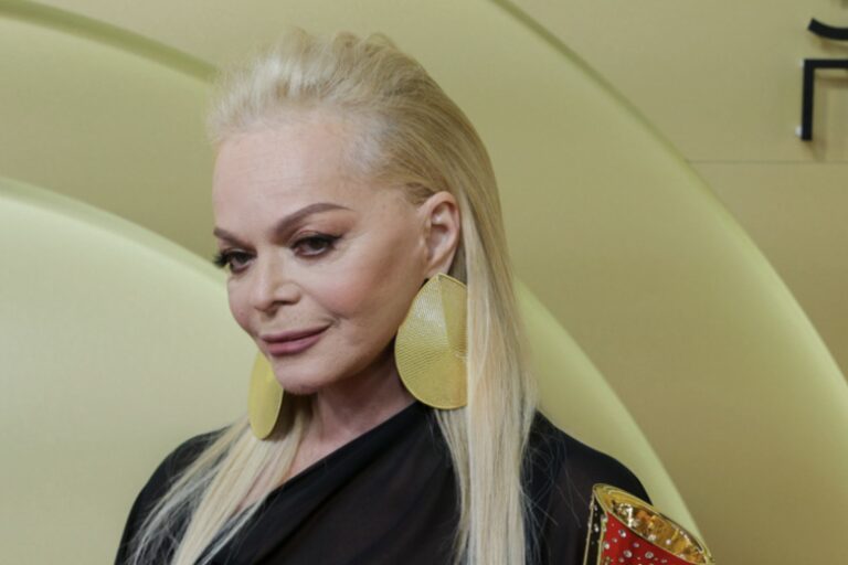 mash-uznal-o-ljuksovom-otdyhe-dolinoj-v-abu-dabi-za-14-mln-rublej-b468643