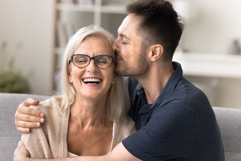 rossijanki-vyskazalis-ob-otnoshenijah-s-zhivushhimi-s-roditeljami-muzhchinami-1ff6db3