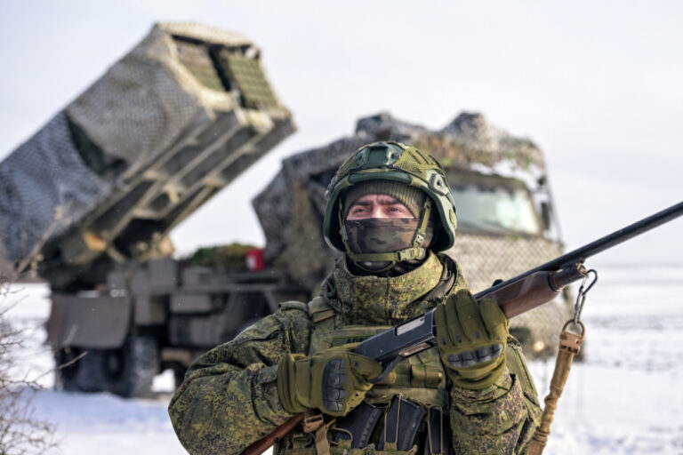 rossijskie-soldaty-osvobodili-pjat-sel-za-nedelju-4e999fa