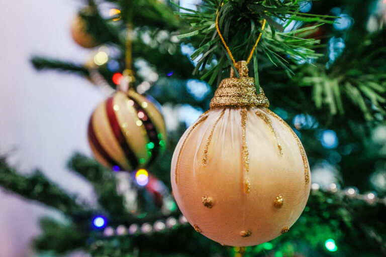 svjashhennik-objasnil-pochemu-rossijane-otmechajut-staryj-novyj-god-8c6f886